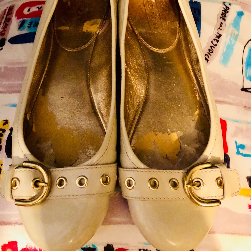 COACH ivory leather ballet flat! 💗💖